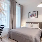 #stayhere - Modern &