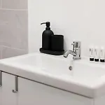 #stayhere - Modern & *