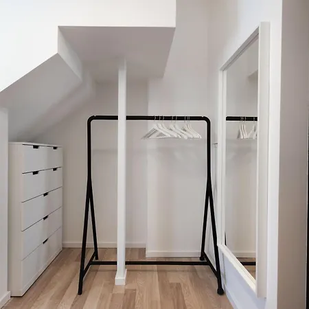 #stayhere - Modern & *